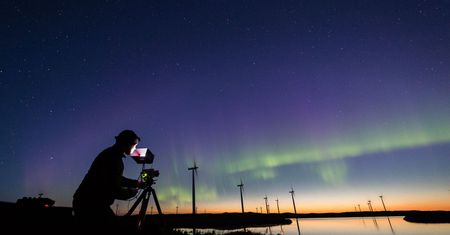 Zorza polarna sfilmowana najnowszą kamerą Canona, która oferuje wyjątkowo wysokie czułości ISO