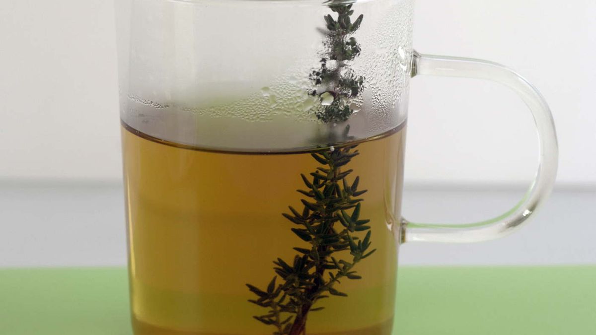 Wspiera układ odpornościowy i łagodzi kaszel. Sięgaj po napar, a przeziębienie nie będzie ci straszne