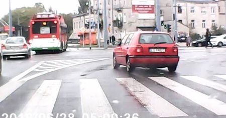 Prosto z pasa do skrętu w prawo [WIDEO]