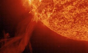 W Ziemię uderzył nietypowy wyrzut masy ze Słońca. Pełne zaskoczenie