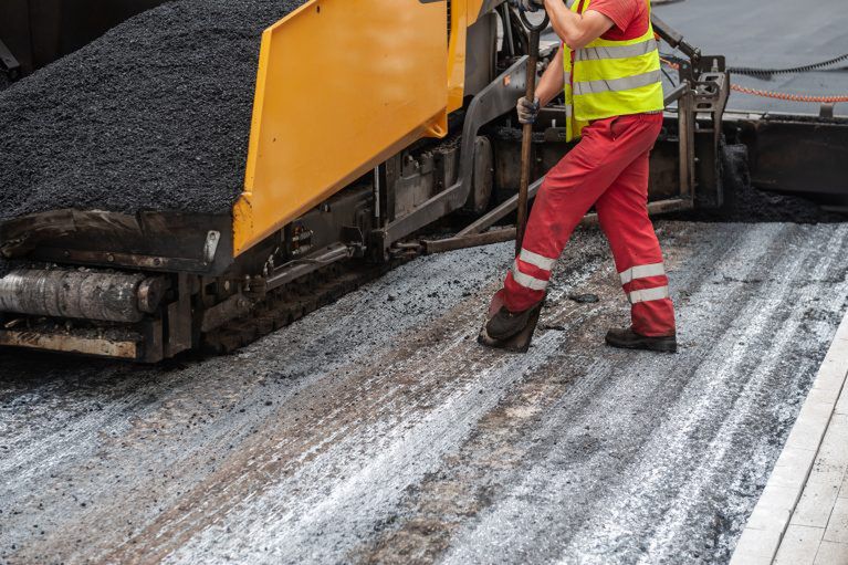 Warszawa: Wymiana nawierzchni w alei Wilanowskiej. Będą utrudnienia
