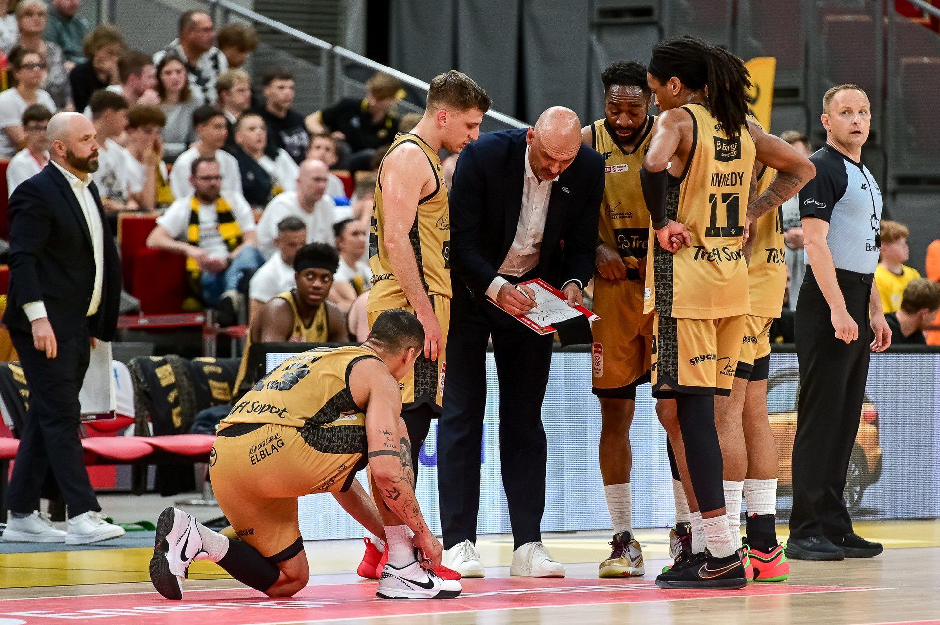 W pierwszym z dwóch meczów o brąz Trefl Sopot przegrał z Anwilem Włocławek 85:88. Rewanż w Hali Mistrzów zacznie więc od wirtualnego stanu -3