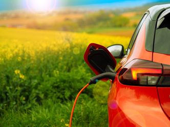 Elektromobilność przyspiesza. Jak utrzymać boom na auta elektryczne w Polsce?
