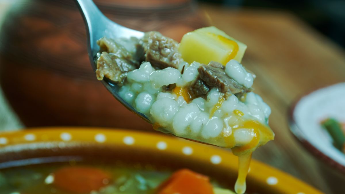 Zupa krupnik to dla wielu Polaków koszmar z dzieciństwa