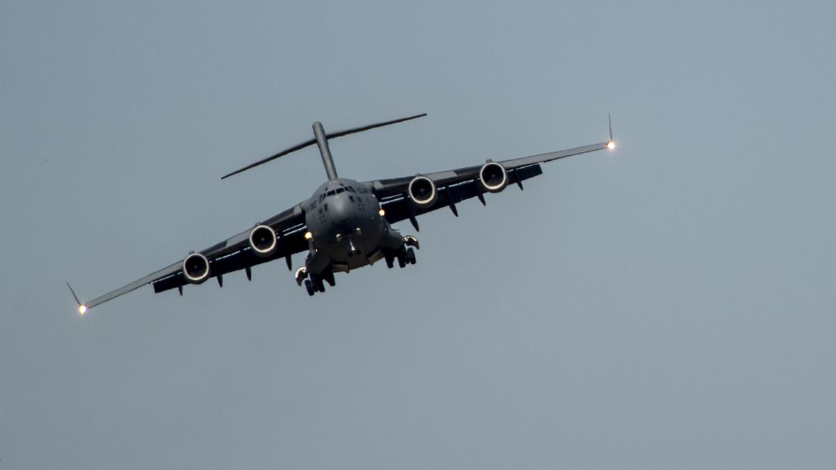 C-17 Globemaster III dostarcza sprzęt na Ukrainę