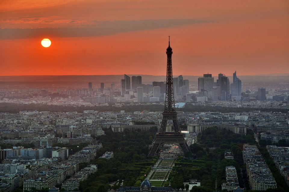 Diesle znikną z ulic Paryża, Madrytu i Aten przed 2025 rokiem