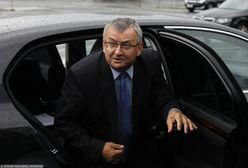 Z rządowej limuzyny do passata w dieslu. Jak ministrowie tankują za nasze