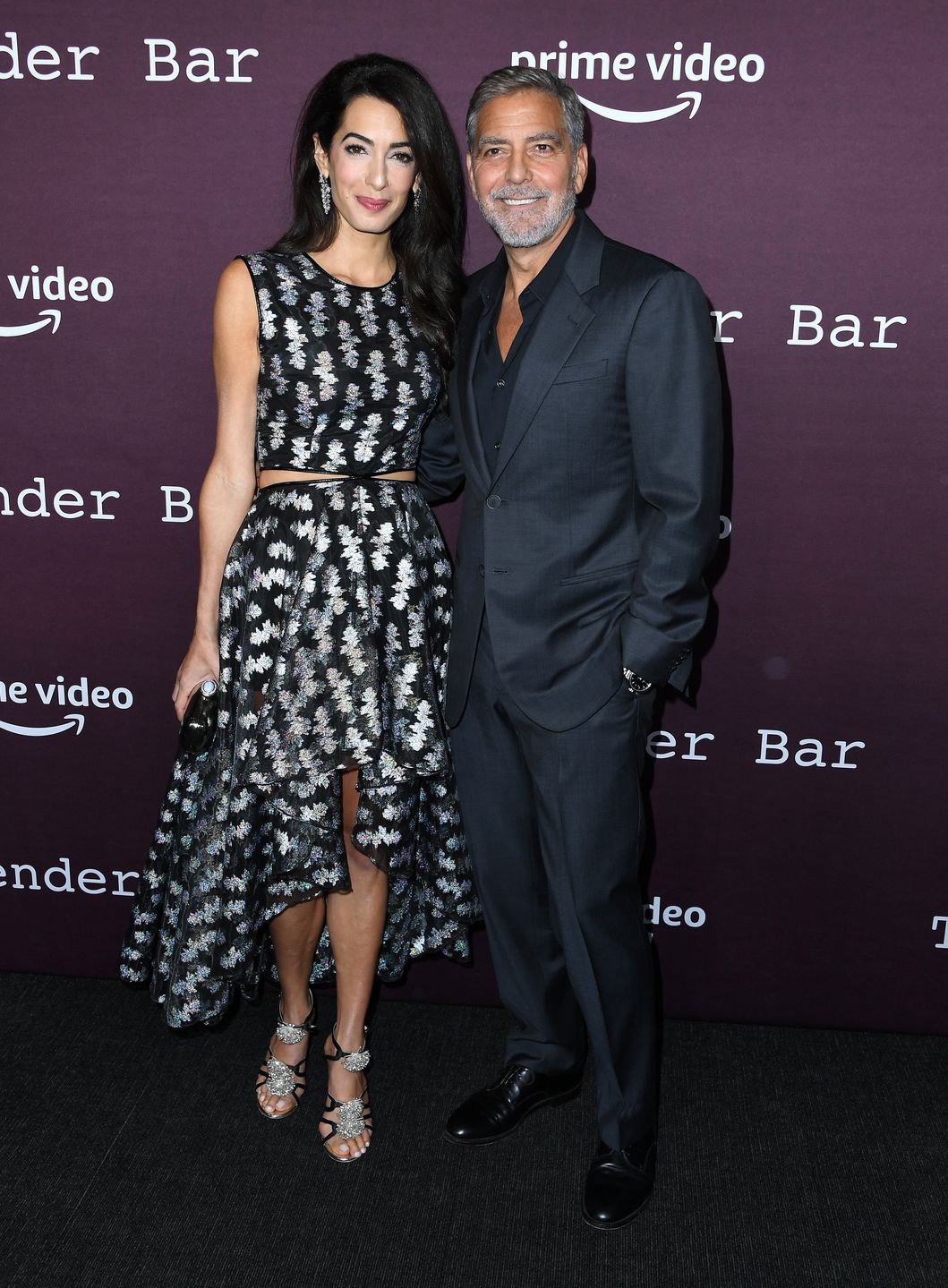 George Clooney i Amal Clooney pozują na premierze w Los Angeles