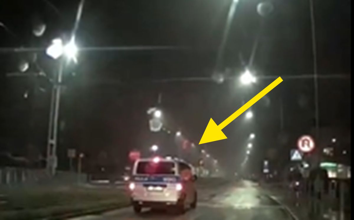Sceny w Szczecinie. Nagrali policję na przejściu
