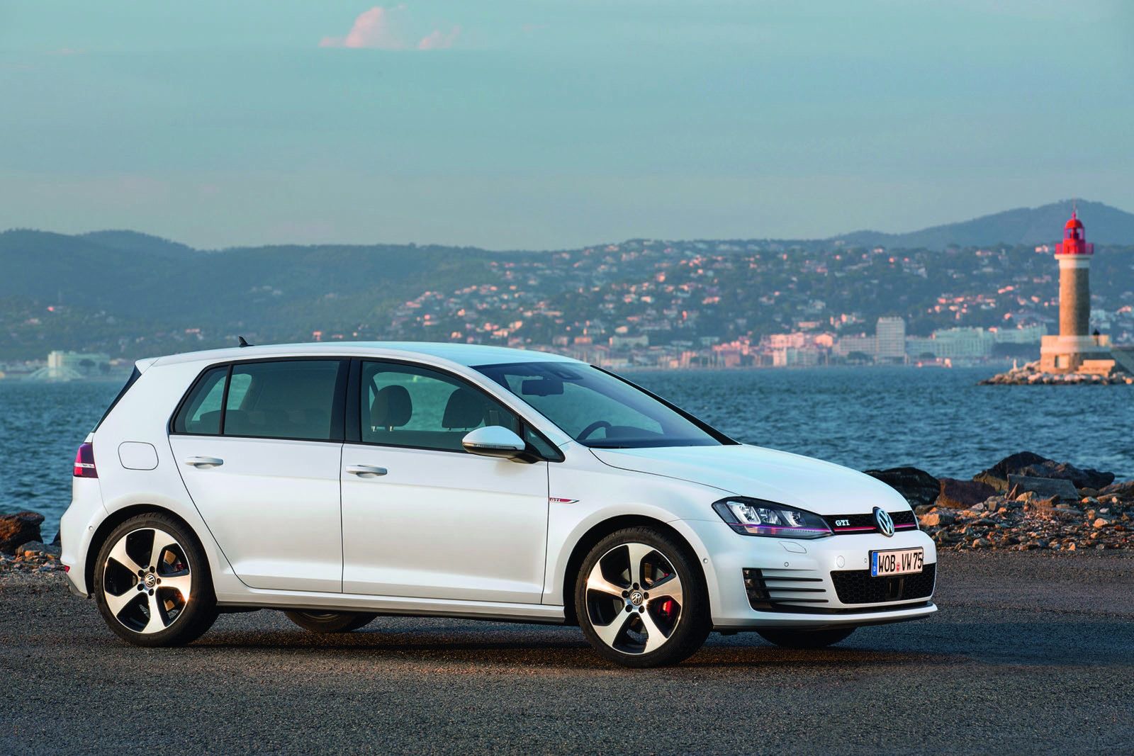 Volkswagen Golf VII GTI - efektowne zdjęcia rasowego hot-hatcha [galeria] 16