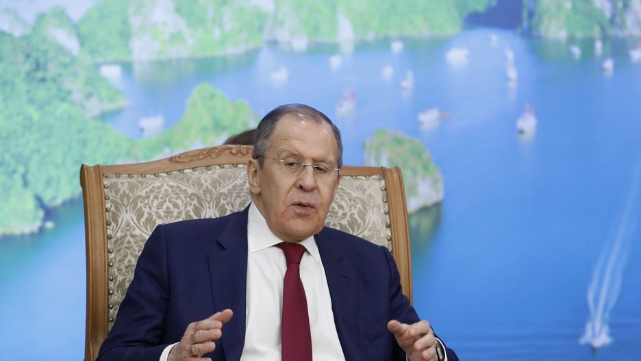 Siergiej Ławrow oburzony. Ujawniono rozmowy Putin-Macron