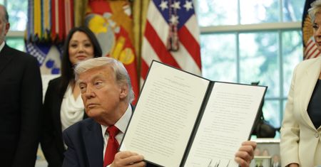 Donald Trump zwiększa kontrolę nad uczelniami. Trzyma rękę na kurku z pieniędzmi