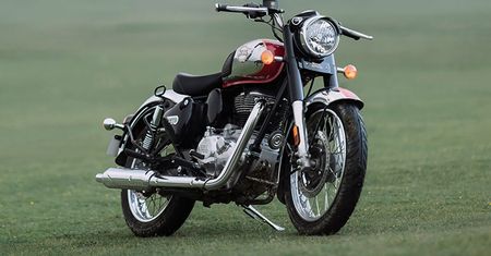 Cały czas wygląda jakby miał 70 lat. Zadebiutował nowy Royal Enfield Classic 350