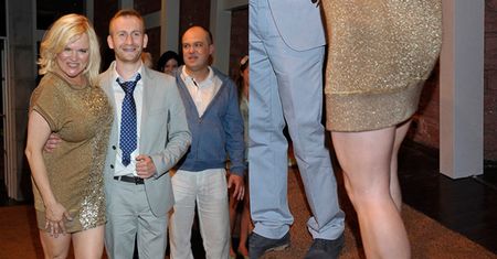 Figura pokazuje nogi! WCIĄŻ PIĘKNA?