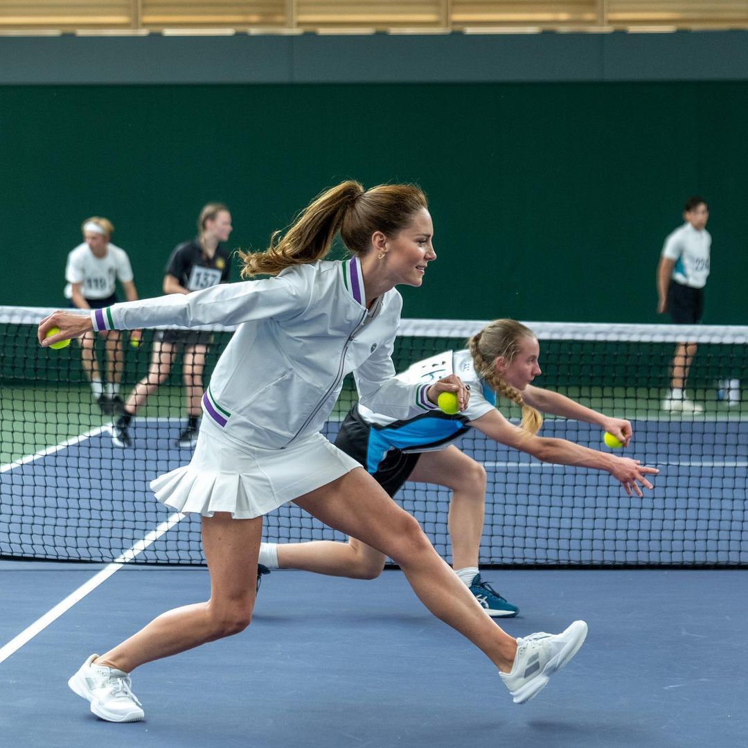 Księżna Kate w klasycznym stroju do tenisa