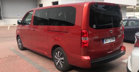 Wideo w ogłoszeniu sprzedaży samochodu. Jak zrobić to poprawnie?