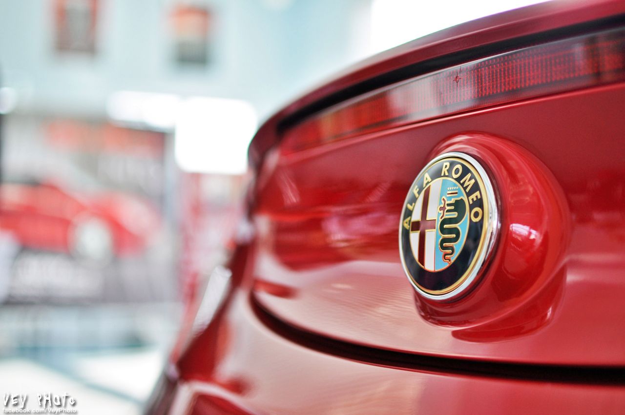 Che bella ragazza - Alfa Romeo 4C 12