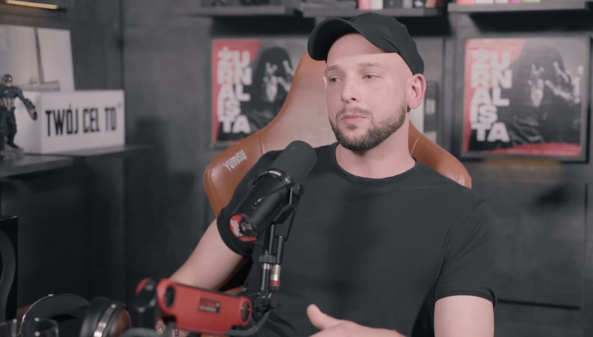 Maciej Pela podczas rozmowy