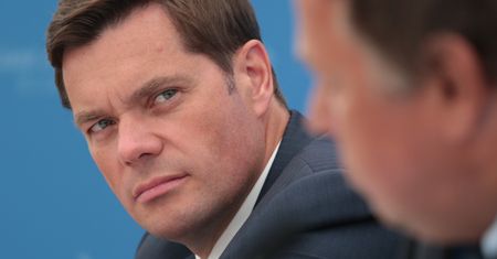 Tak oligarcha unika sankcji. Wykorzystał do tego wpływy żony