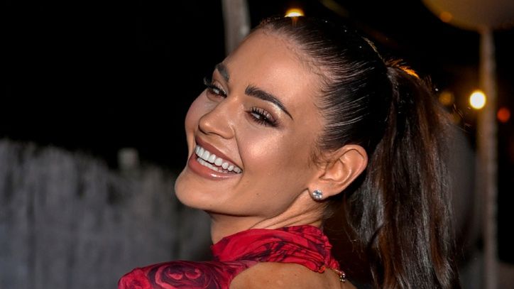 Honorata Skarbek pręży smukłe ciało w MIKROSKOPIJNYM bikini