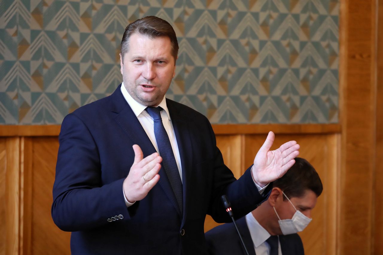 Podwyżki dla nauczycieli. Czarnek proponuje zmiany i przedstawia liczby