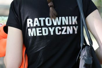 Chełm: Żołnierz ranny podczas czyszczenia broni trafił do szpitala