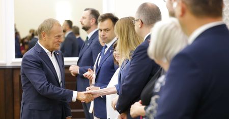 Jasny sygnał dla Tuska w nowym sondażu. Padło pytanie o koalicję