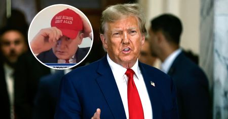 Tarczyński aż założył czapkę, kiedy mówił o Trumpie