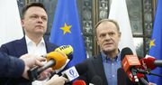PiS zakłócał emocjonalne wystąpienie Tuska. Wkroczył Hołownia