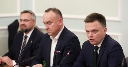 "Skończymy tak jak oni". "Memento" Hołowni