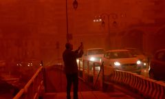 Niebo na Krecie zmieniło kolor. Paraliż w Grecji po uderzeniu niżu Erminio