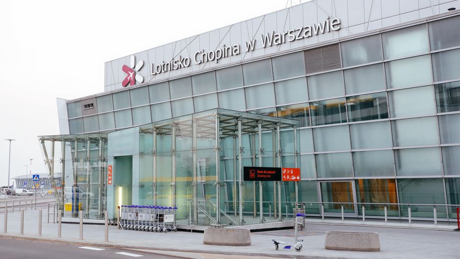 Lotnisko Chopina
Warszawa, 16.03.2022. Najwi�kszy port lotniczy w Polsce - Lotnisko Chopina, 16 bm. (az/ibor) PAP/ Albert Zawada
Albert Zawada
budynek, ilustracja, ilustracje, logo, lotnisko Chopina, Mi�dzynarodowy port lotniczy im. Fryderyka Chopina, napis, nazwa, odloty, Ok�cie, port lotniczy, przyloty, szklana elewacja