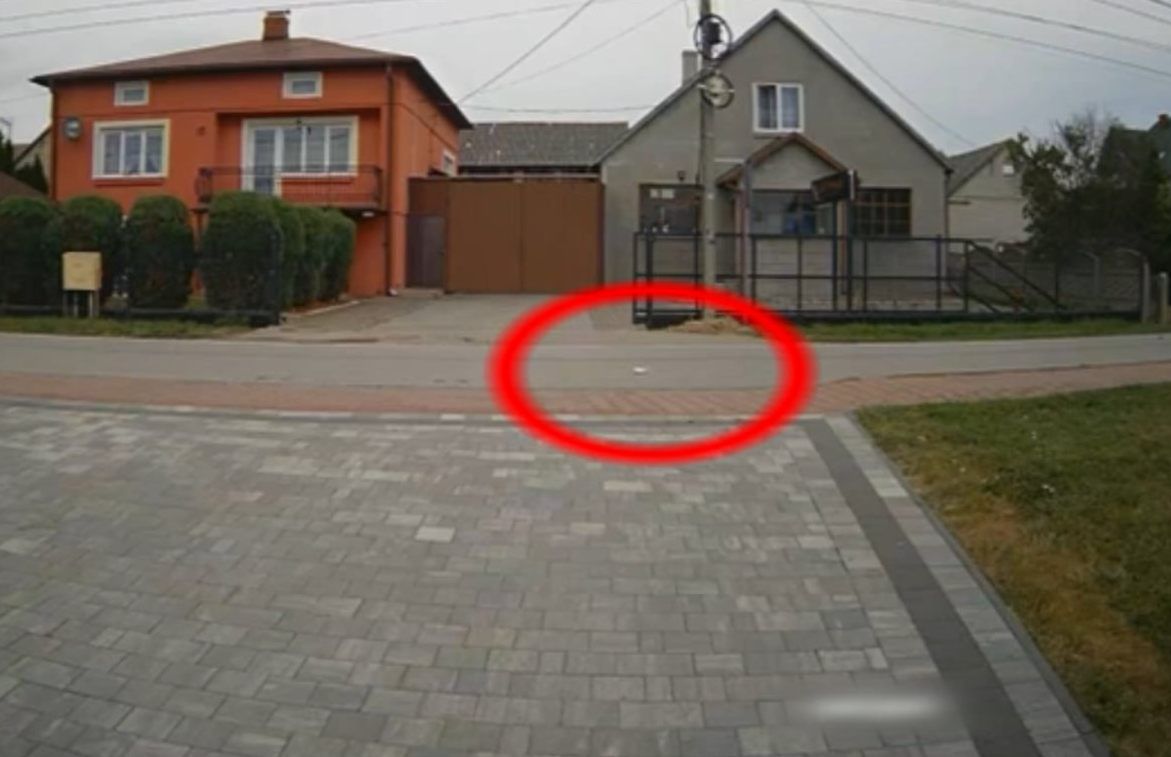 Starachowice: Zostawił 20 tysięcy euro na dachu auta i odjechał. Pakunek znalazł inny kierowca