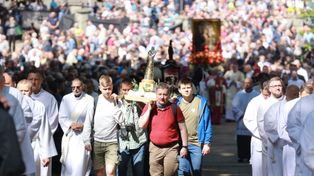 Pielgrzymka mężczyzn. Biskup mówił, na kogo powinien głosować katolik