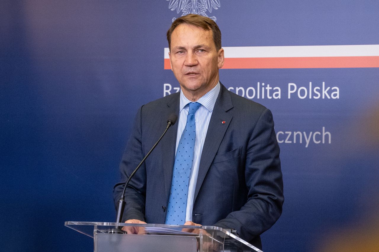 Sikorski chce zmian. Ostrzejsze wymogi dla dyplomatów