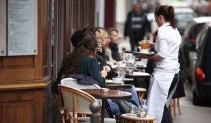 Zawód kelnera uczy życia. "W krótkim czasie trzeba wyczuć potrzeby i emocje"
