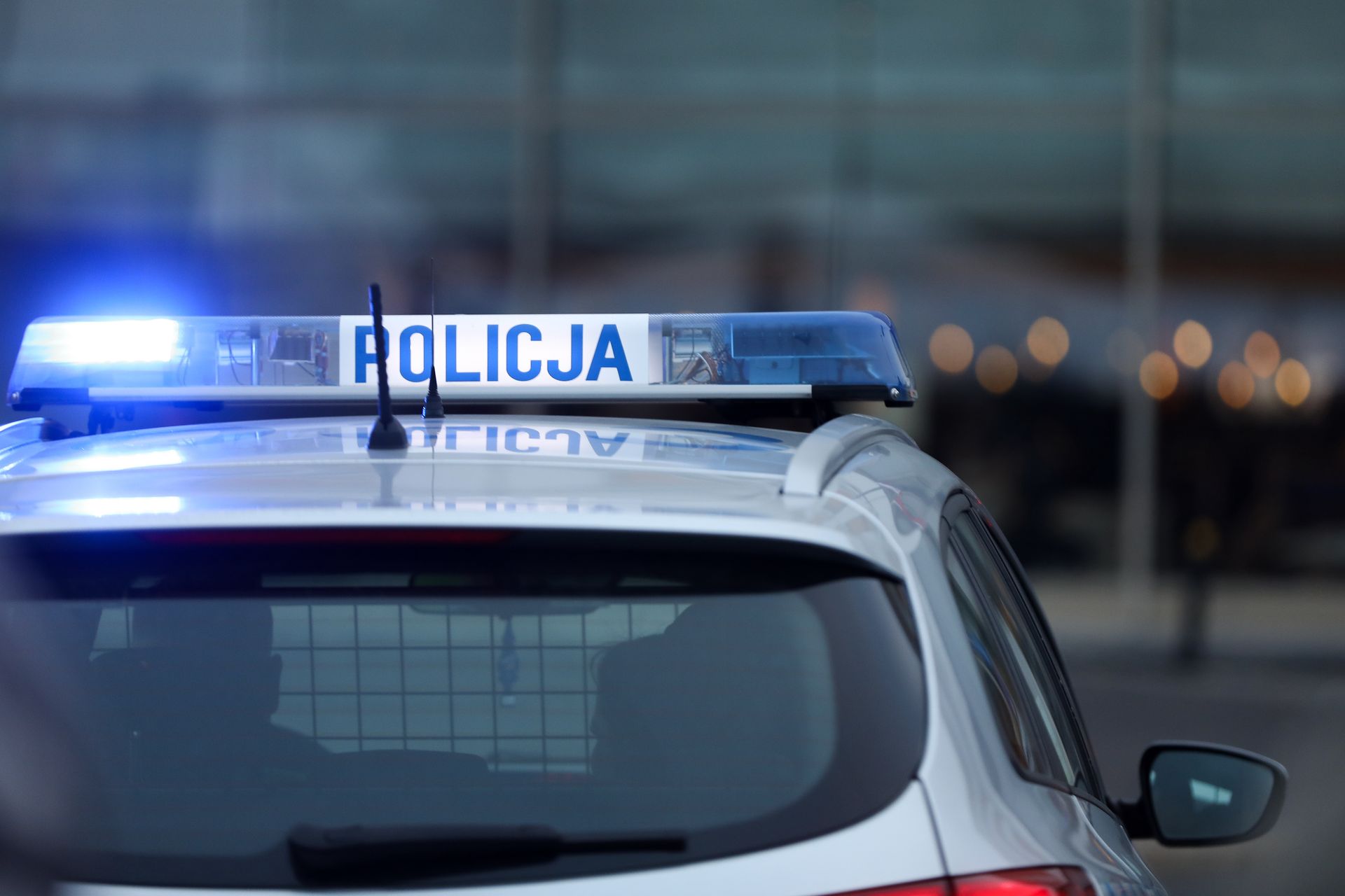 14-latek wjechał hulajnogą na pasy. Został potrącony