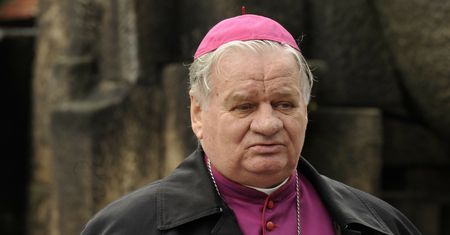 Biskup Rakoczy ukarany. Surowe słowa byłego szefa kancelarii Kwaśniewskiego
