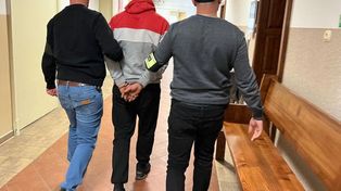 Seryjny włamywacz z Koszalina zatrzymany. Okradł 10 firm