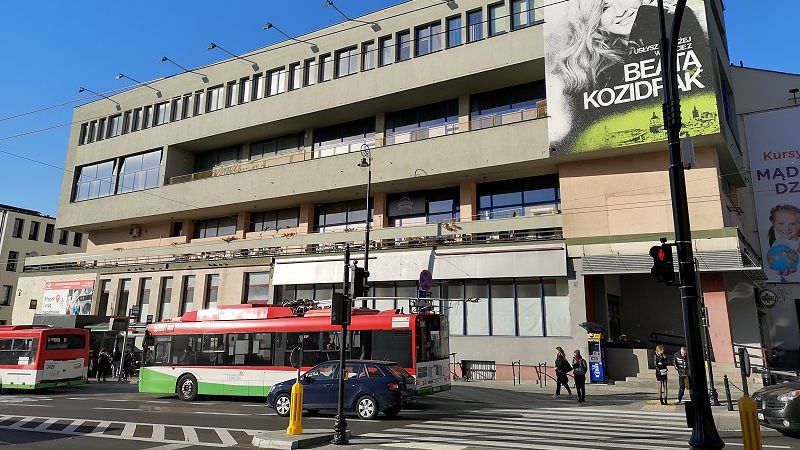astoria beata kozidrak reklama na budynku