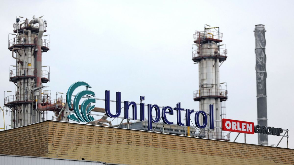 Wybuch w zak?adach chemicznych Orlen Unipetrol
The chemical company Unipetrol in the industrial area of Litvino, Czech Republic, 19 September 2016. Saxony's Environment Minister Schmidt (CDU) visited together with his Czech counterpart, the chemical company Unipetrol.
The chemical industry there has been held responsible for unpleasant odours and instances of illnesses in German Erzgebirgs commuinites. For the first time, the so called Mercaptane gases can now be measured. Photo: JAN WOITAS/dpa (Photo by JAN WOITAS / DPA / dpa Picture-Alliance via AFP)
JAN WOITAS