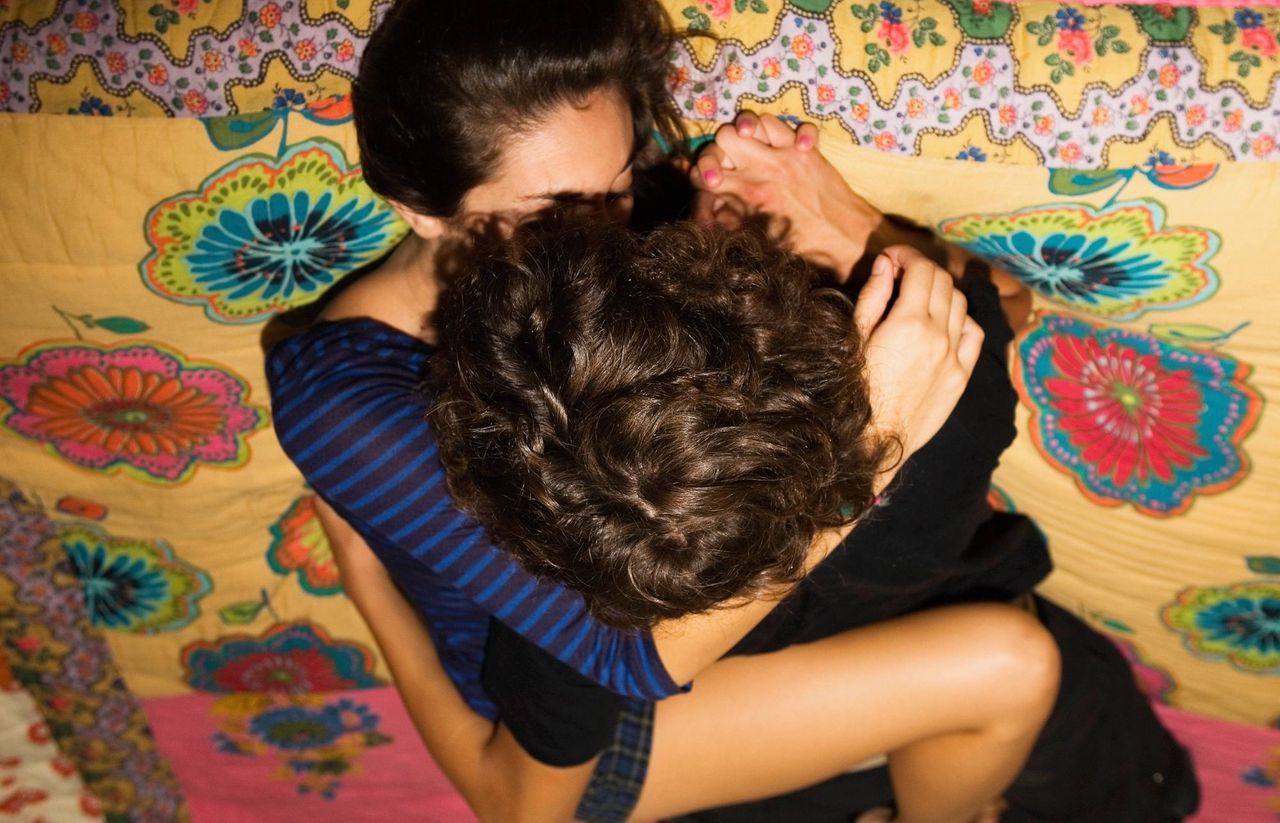 Pierwszy raz bywa "najgorszym seksem w życiu" - zdj. ilustracyjne