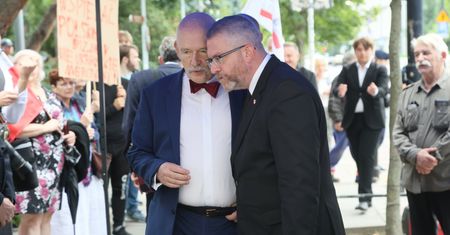 Korwin-Mikke i Braun łączą siły. Chcą założyć partię pod nietypową nazwą
