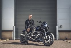 Richard Jones odebrał customowego indiana sport chiefa