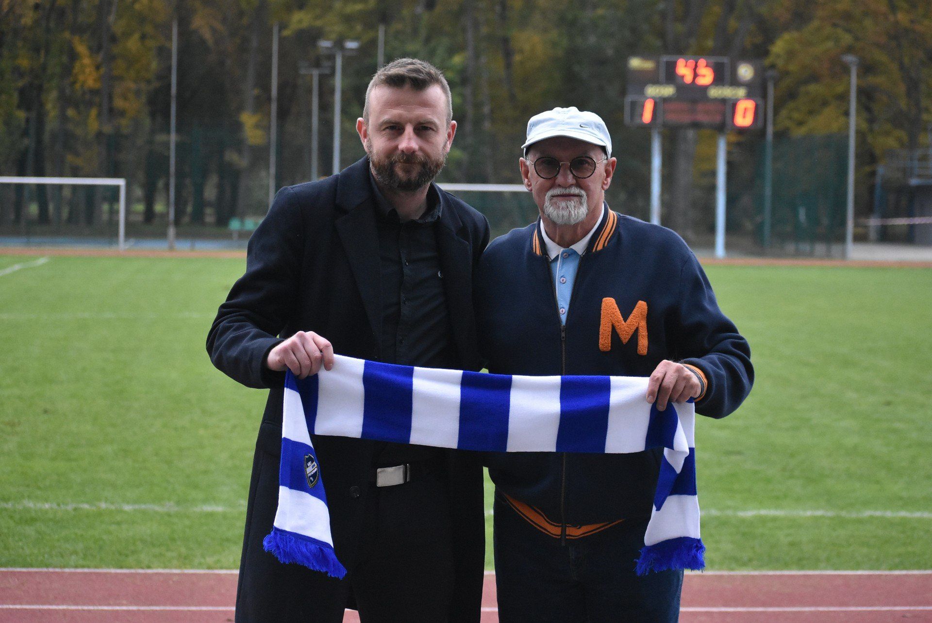 Jan Wojtaszkiewicz i obecny prezes Proszowianki Mateusz Gajda