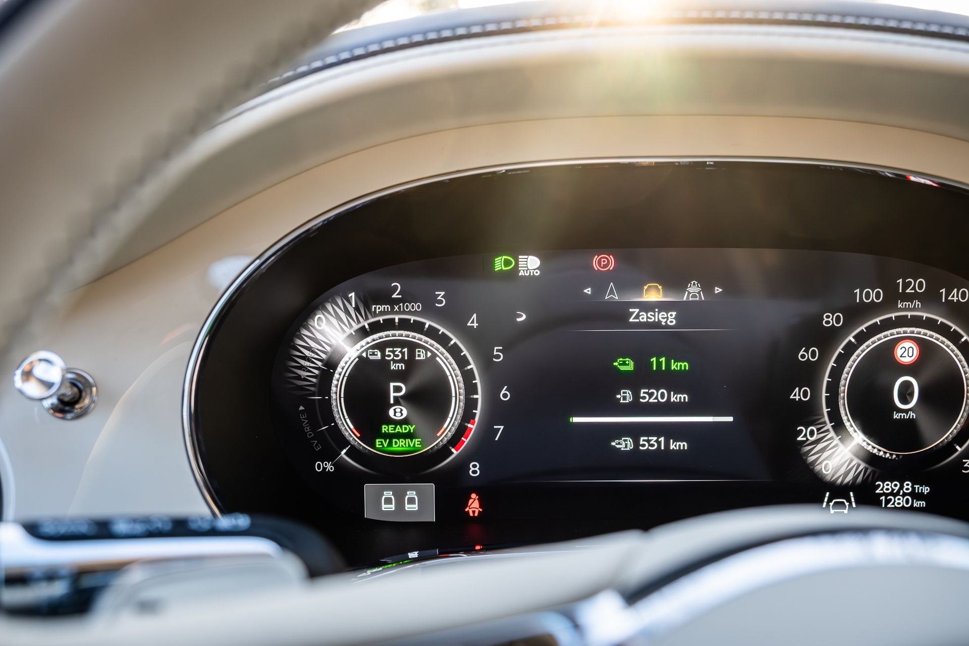 Bentley Flying Spur Azure (2026)