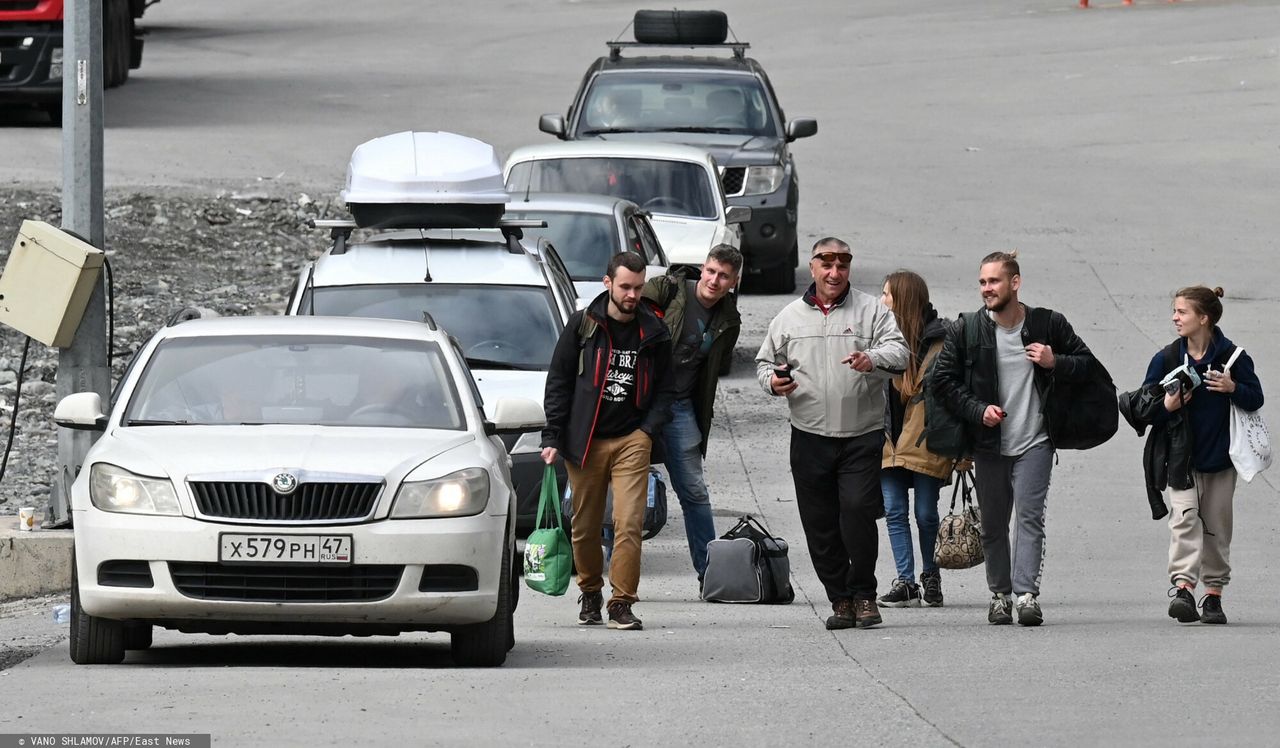 Tylu Rosjan uciekło z kraju. Podano dokładne dane