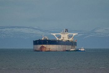 Rosyjski tankowiec wysłał komunikat. Stracił kontrolę nad sterami