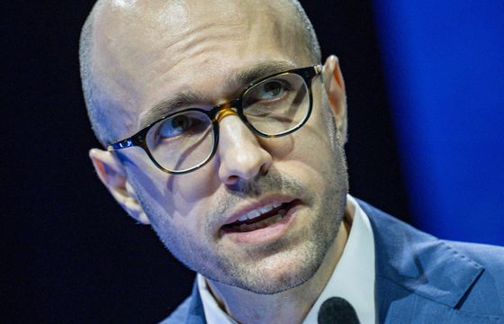 Szef "New York Timesa" z mocnym wystąpieniem o AI. Dostał "owację godną opery"