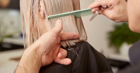 Fryzura dla kobiet z klasą. "Blunt bob" robi furorę